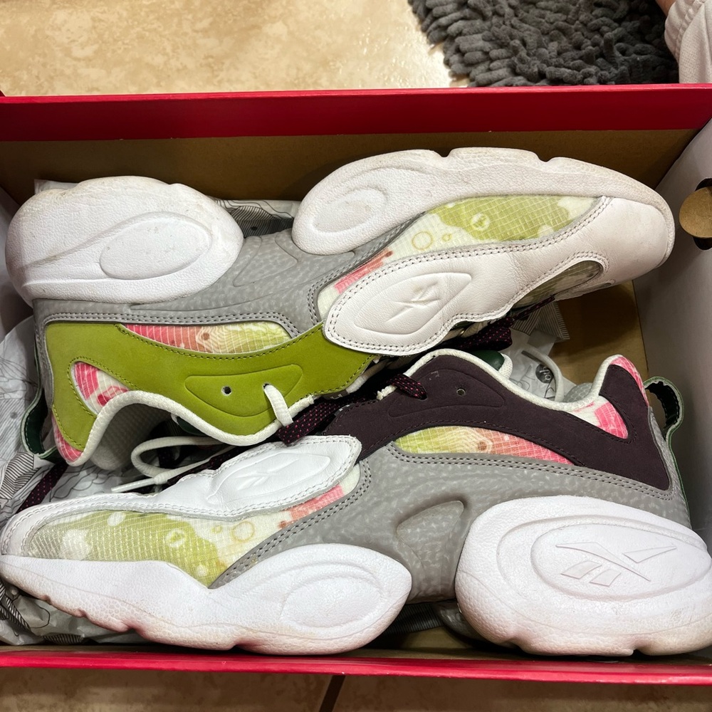 Reebok Sneakers